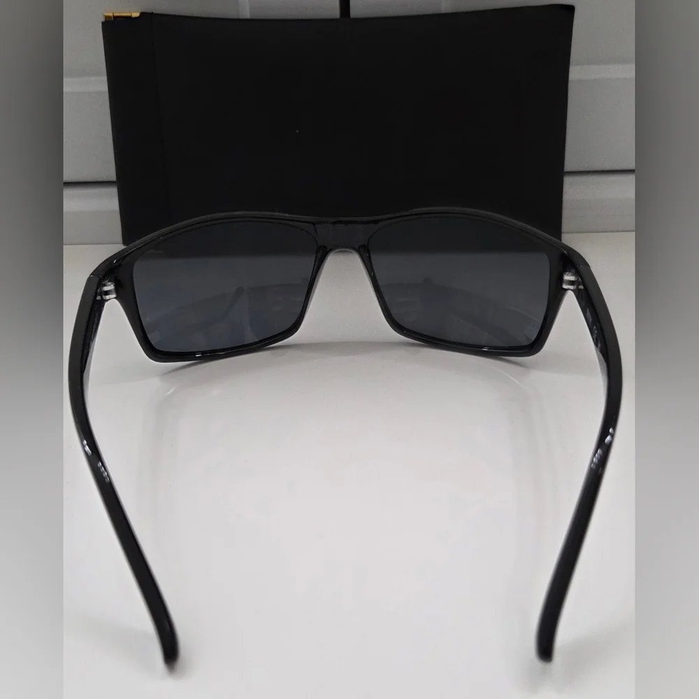 NWT Kenneth Cole Reaction KC1384 Black Wrap Sunglasses Smoke Lens Unisex